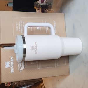 NWT Stanley 40oz Quencher H2.0 in Rose Quartz!